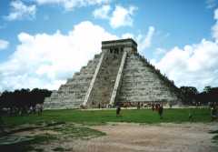 chichen itza pyramids